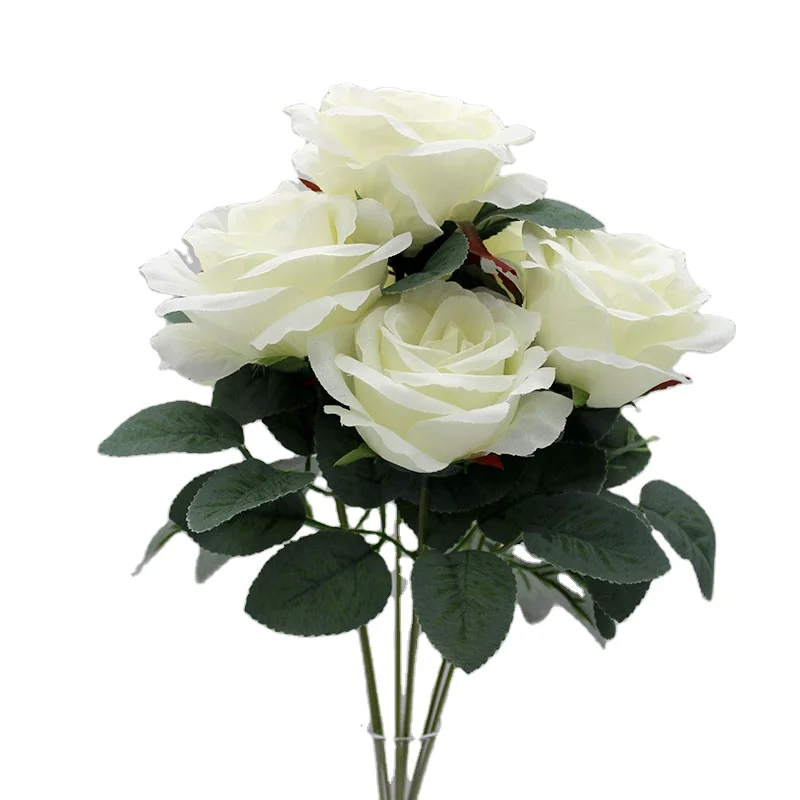 Самые дешевые декоративные букеты из 7 искусственных роз с белыми цветами