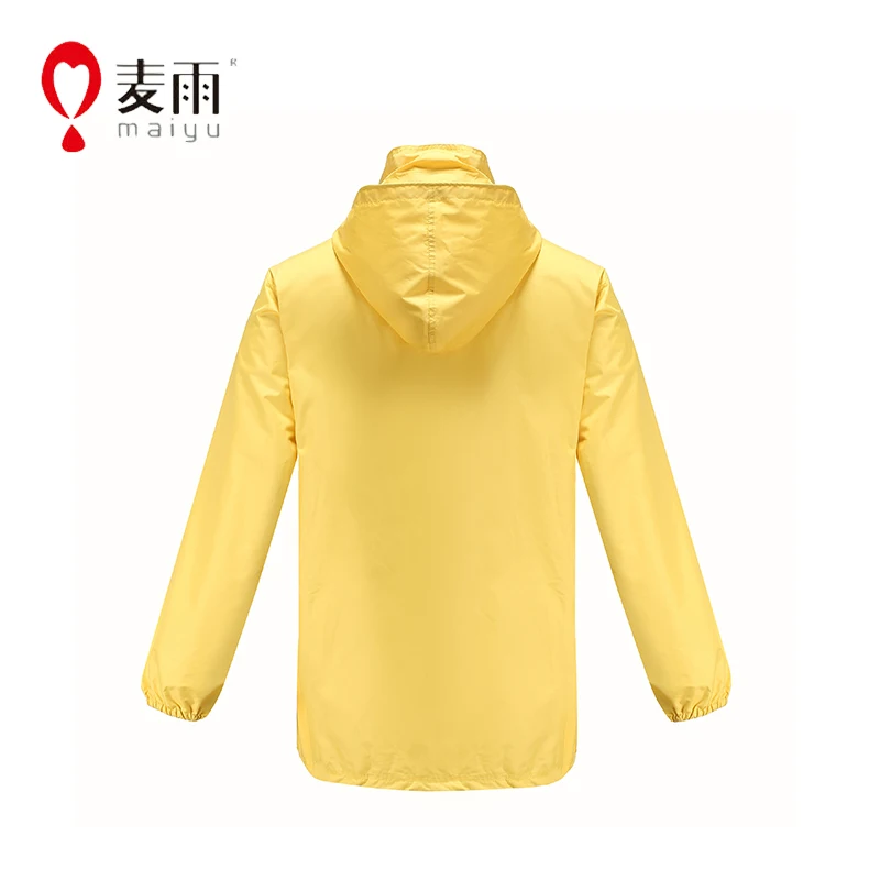 
China great quality 100% waterproof yellow raincoat hooded 