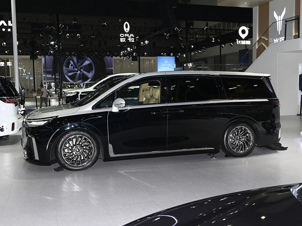 Лидер продаж роскошный электрический премиум-класса MPV Voyah Dream с четырехдверным электрическим автоматическим подъемным стеклом и видеомагнитофоном