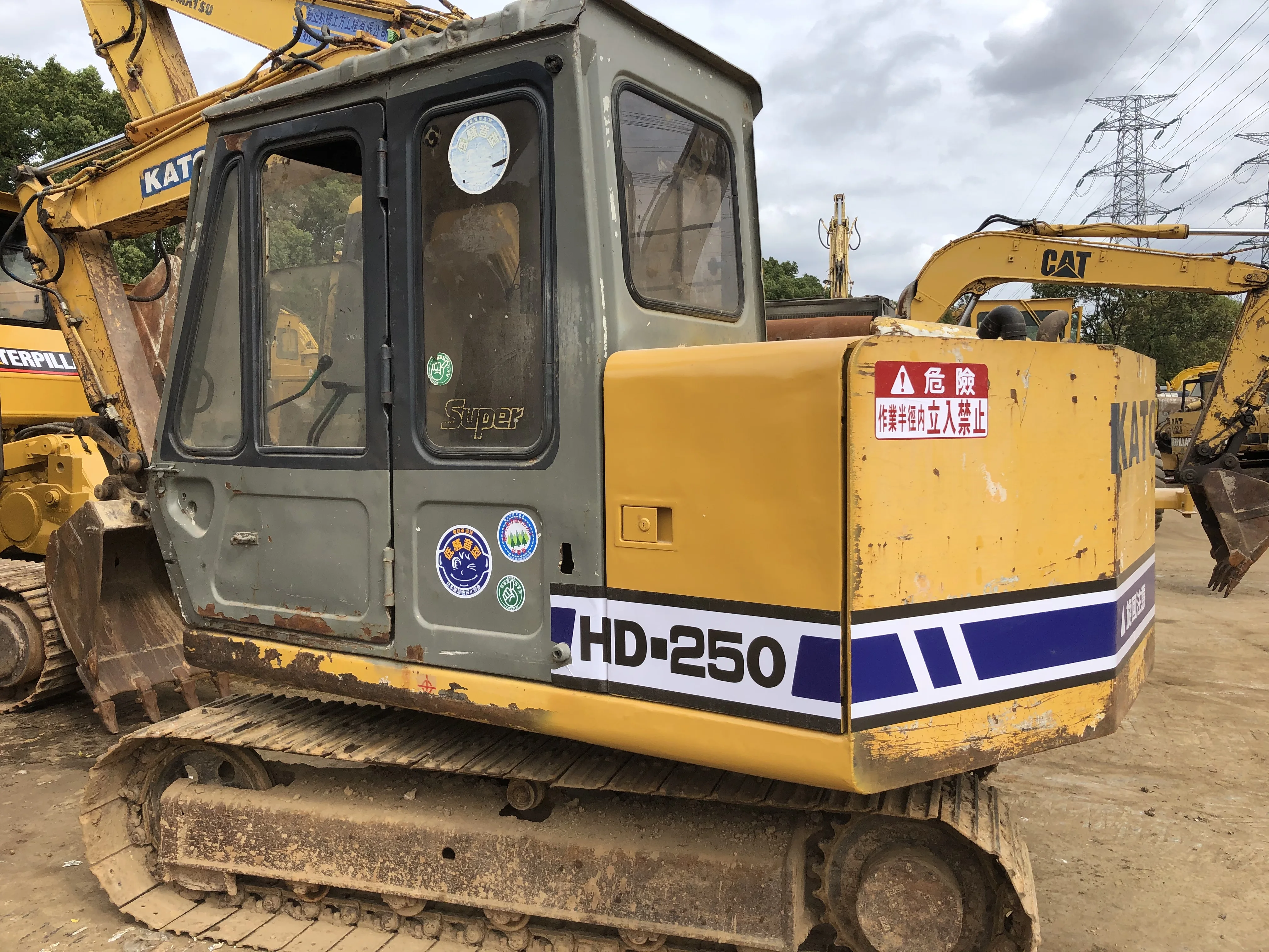 Small Used Kato DH250 for sale/Mini Kato Crawler Excavator
