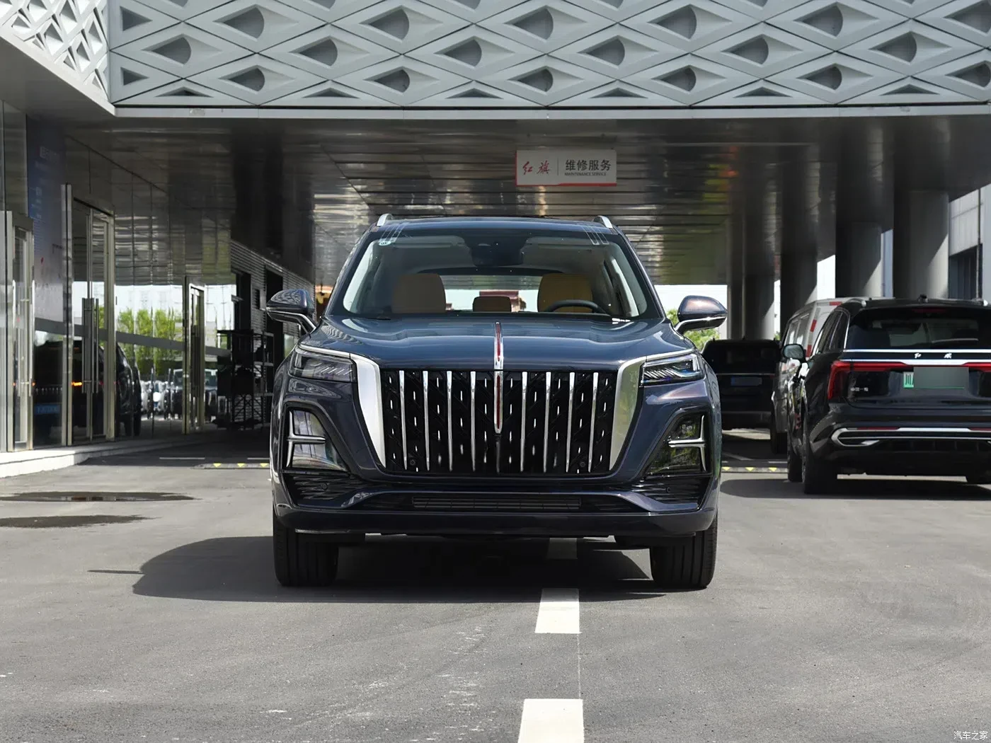 Подгонянный 2024 автомобиль Hongqi HS5 2 0 T на бензине Китай Подержанный