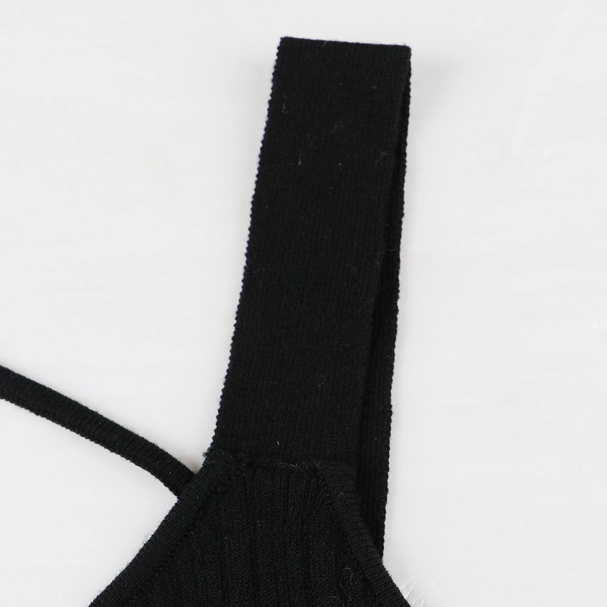 High End Trendy Style Round Neck Sleeveless Thread Knit Pullover Sweater For Women