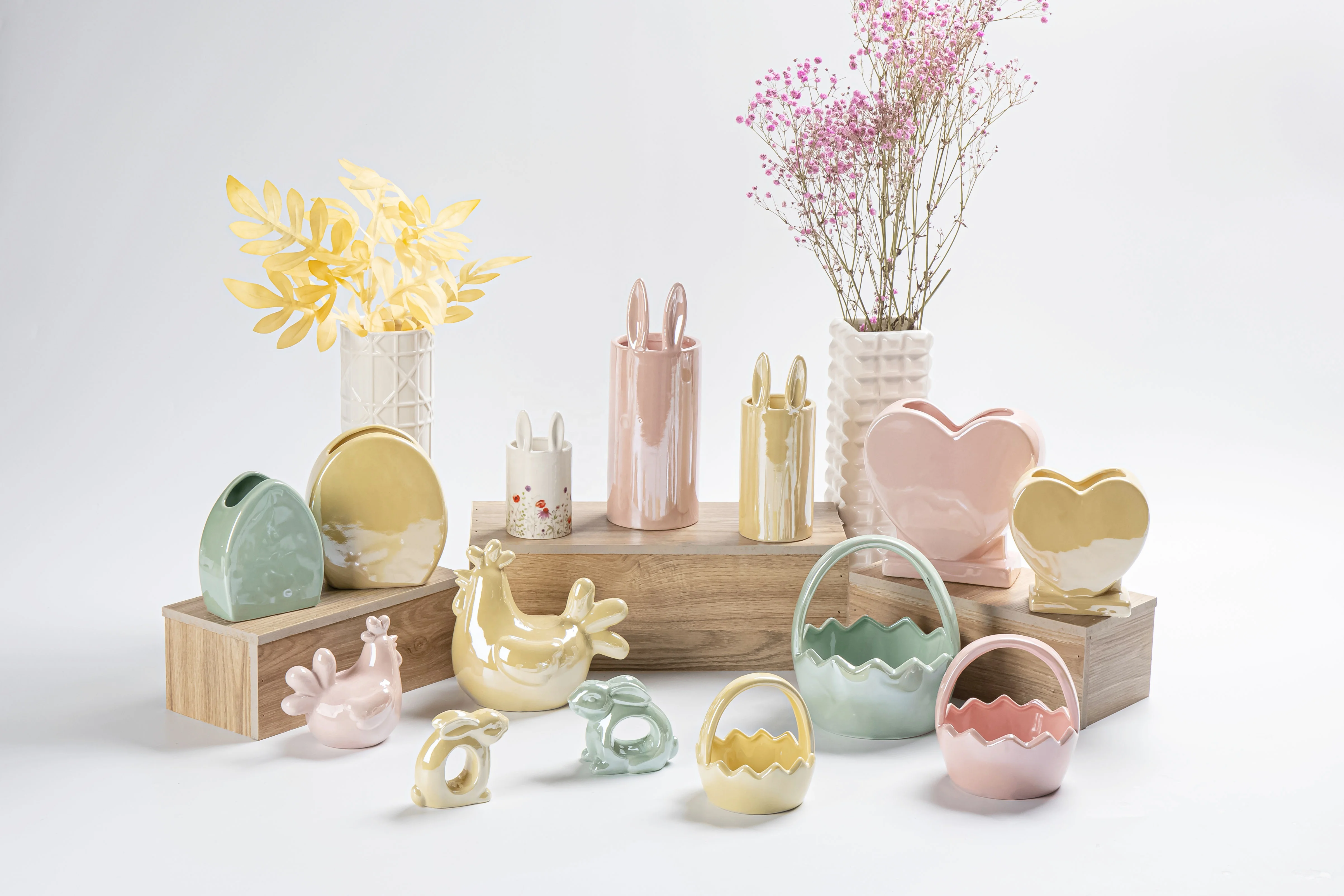 Popular Wholesale Cute Attractive Porcelain Easter Rabbit Figurine With Cotton For Sale