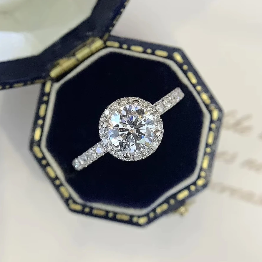 Vintage Style Lab Grown Diamond Jewelry 14K/18K White Gold Diamond 0.818ct with round sidestone Engagement Ring