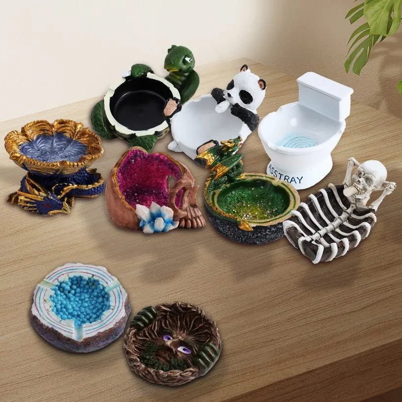2024 New Design Wholesale Resin Art Smoking Accessories Handmade Cigar Ashtrays Panda Cute Animal Shape Ashtray