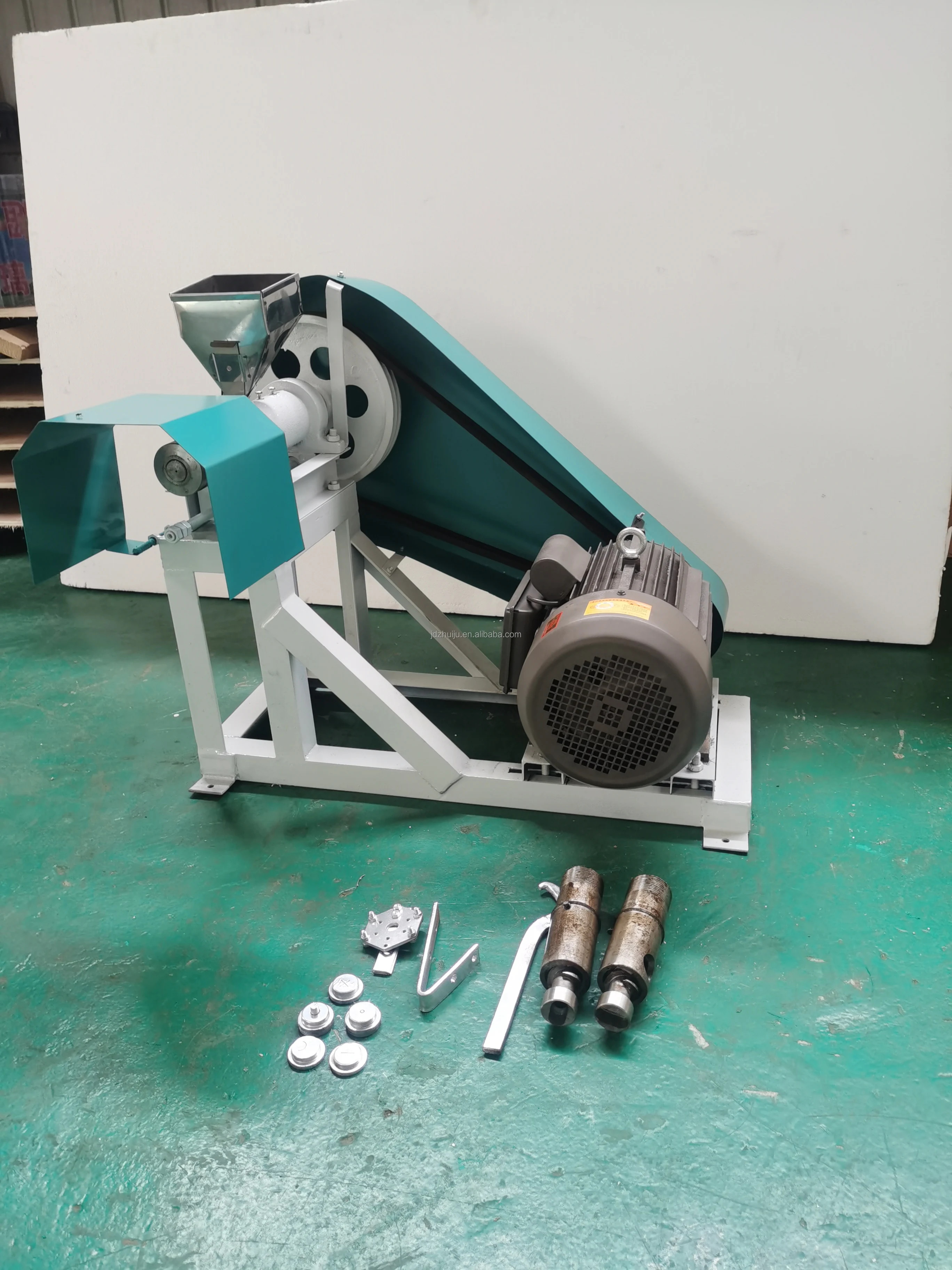 Different shape corn puff making machine/30kg wheat millet sorghum rice puff extruder machine HJ-PH50