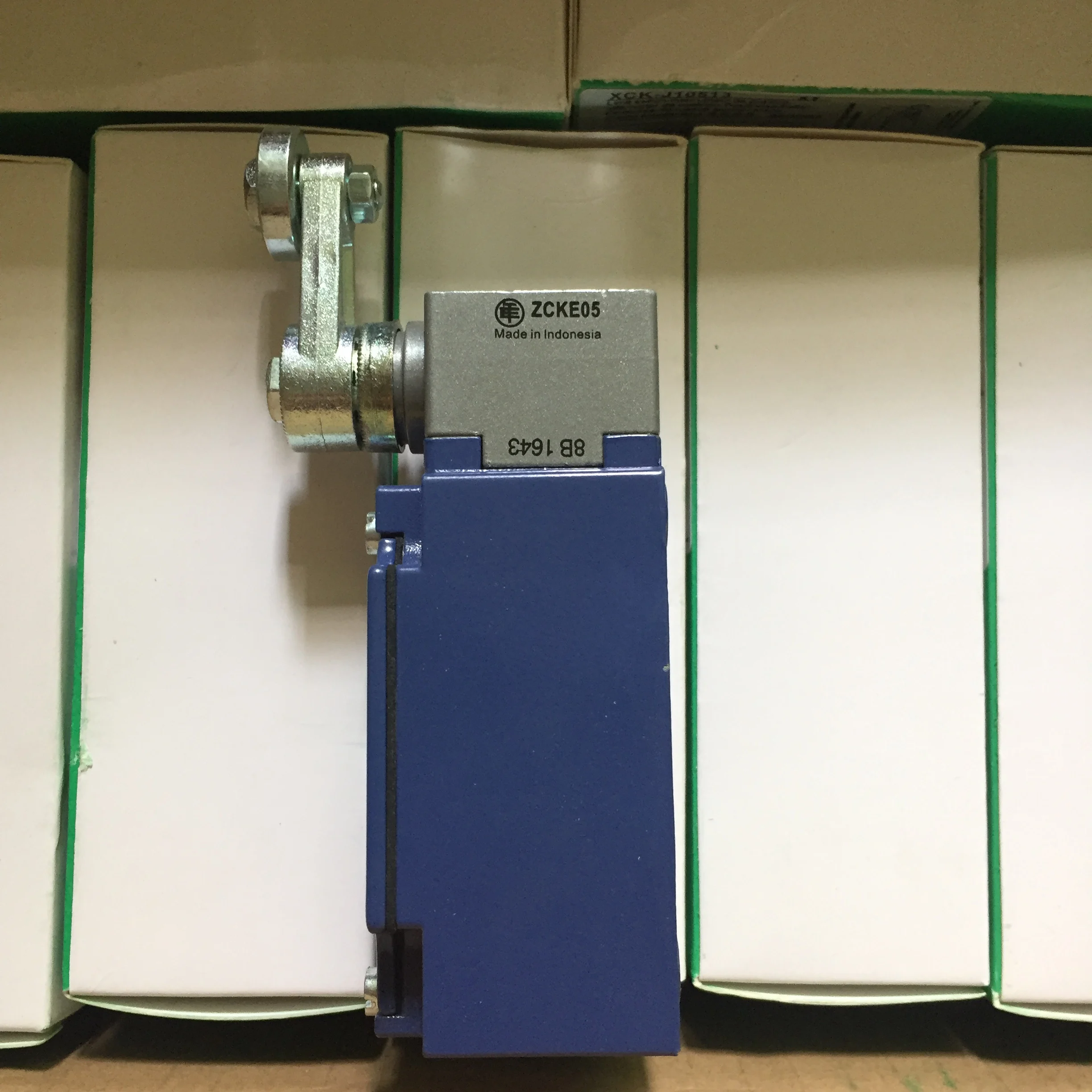 Limit switch XCKJ10513 Travel switch