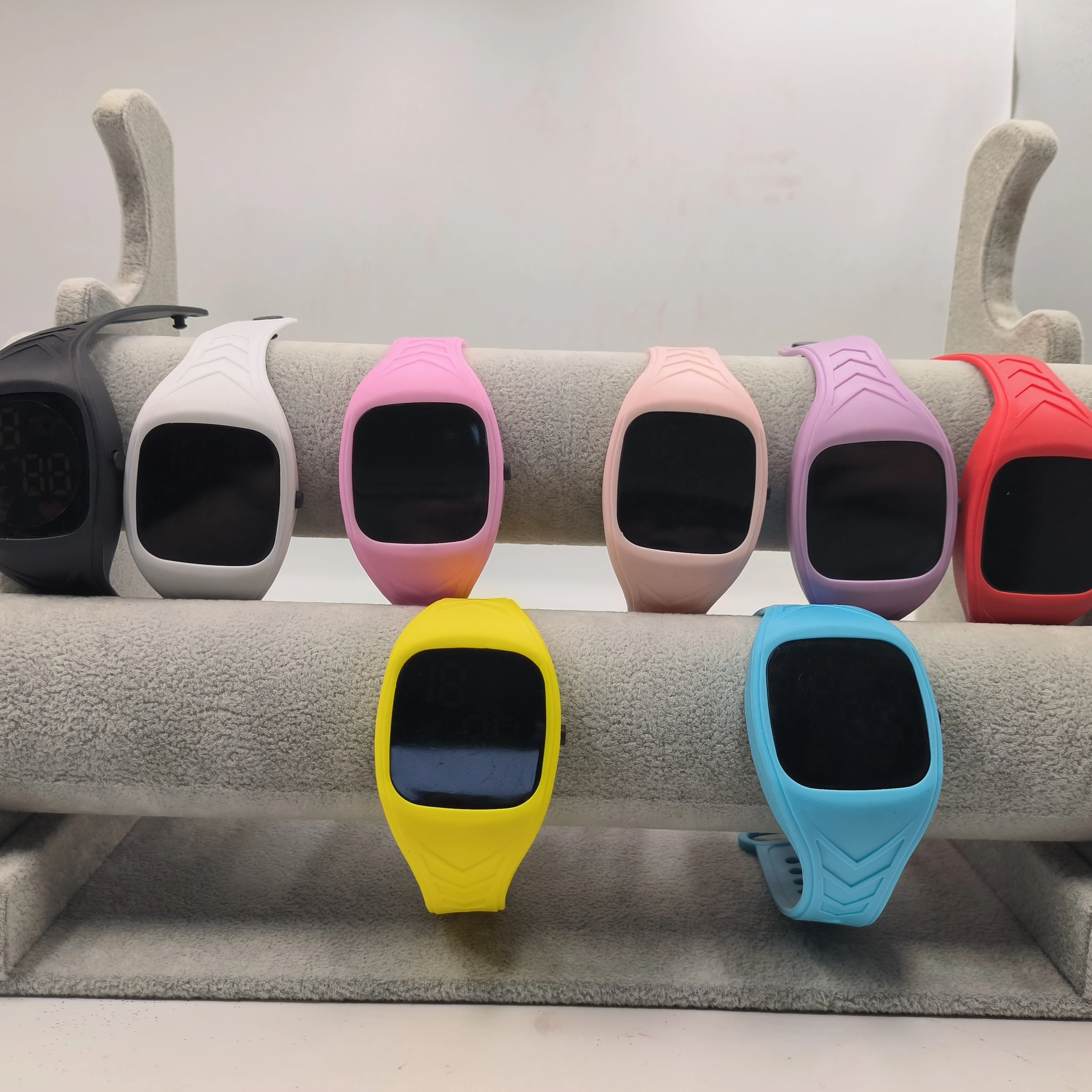New produce Student electronic watch  Smart watch wristbands fitness sport smart bracelet For Kids Digital Watches