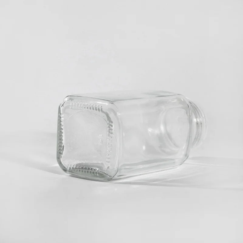Wholesale 120ml Square Glass Salt Bottle Sugar Jar with Plastic Insert and Aluminum Lid 4oz Glass Spice Jar