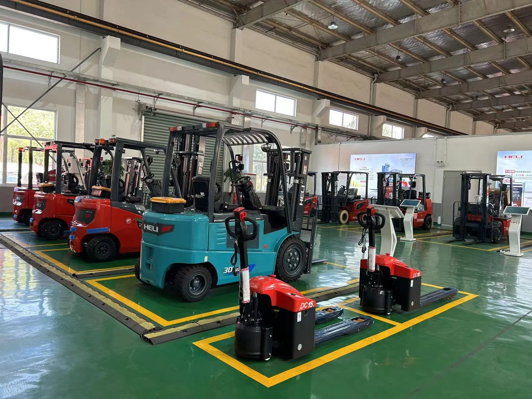 Safer Factory Self Produced CPCD35 Diesel Engine 3Ton 3.5Ton Forklift Price 2 Ton Diesel Forklift Heli For Sale