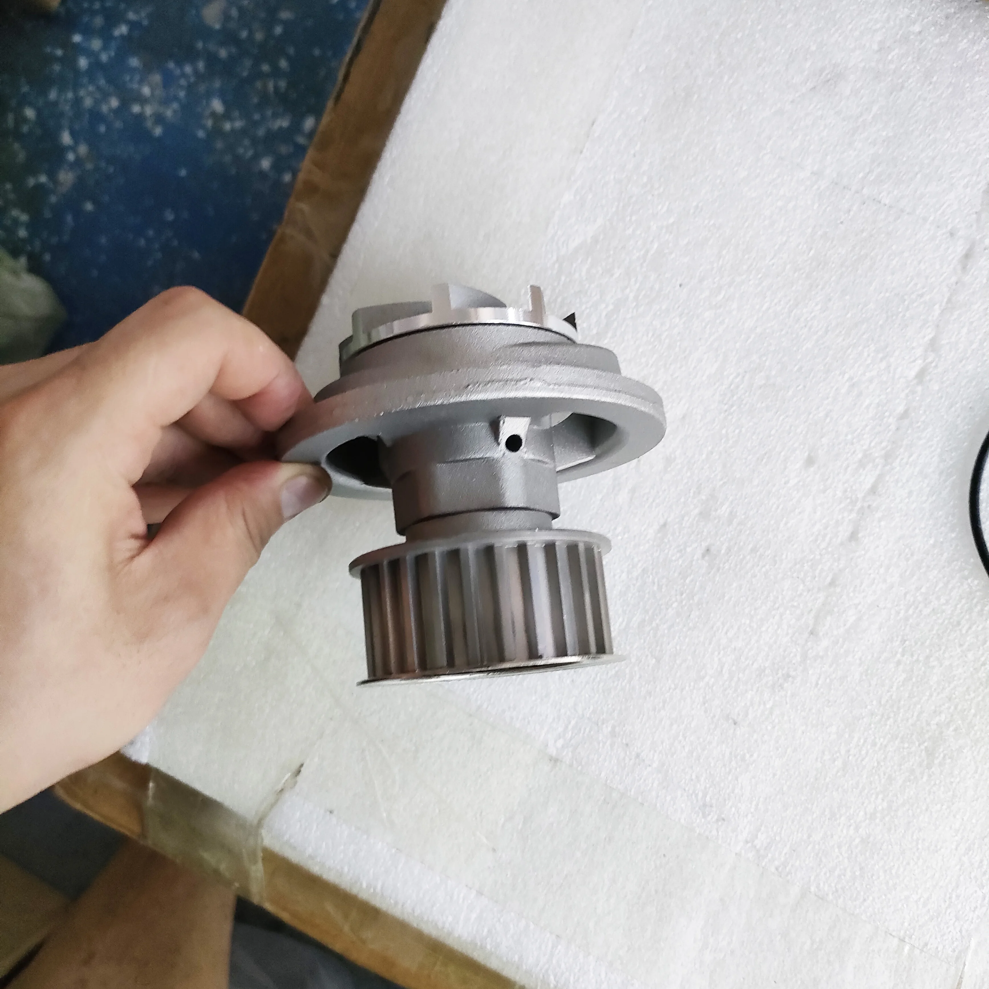 Water Pump For Chevrolet Epica Lacetti Daewoo Evanda OPEL Astra 92065969 1334137