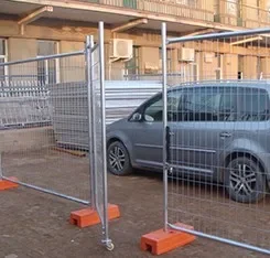 Portablele temporary movable wire mesh fence