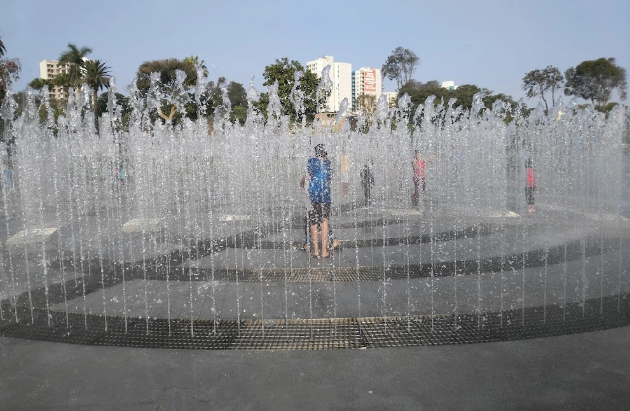 AWS Factory Price Dry Floor Water Fountain Customized Modern Style Music Controller Deck Water Fountain