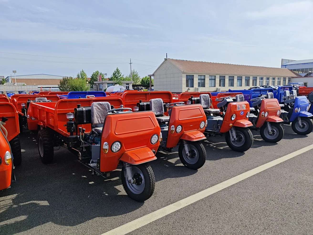 Three Wheel Mini Dumper Truck 4000kg Agricultural Tricycle Dumper Truck Wheel Dumper Truck For Mine