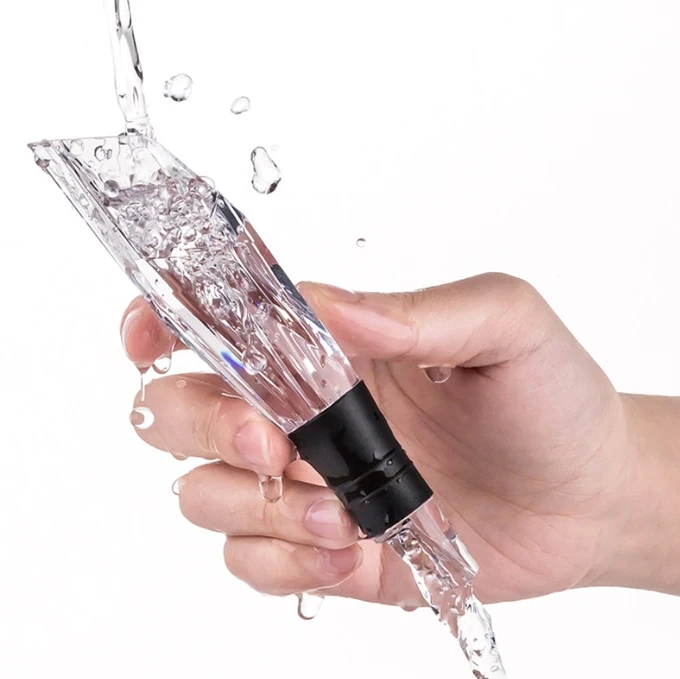 Customizable Your Logo Red Wine Aerator Decanter Premium Classic Design Plastic Wine Spout