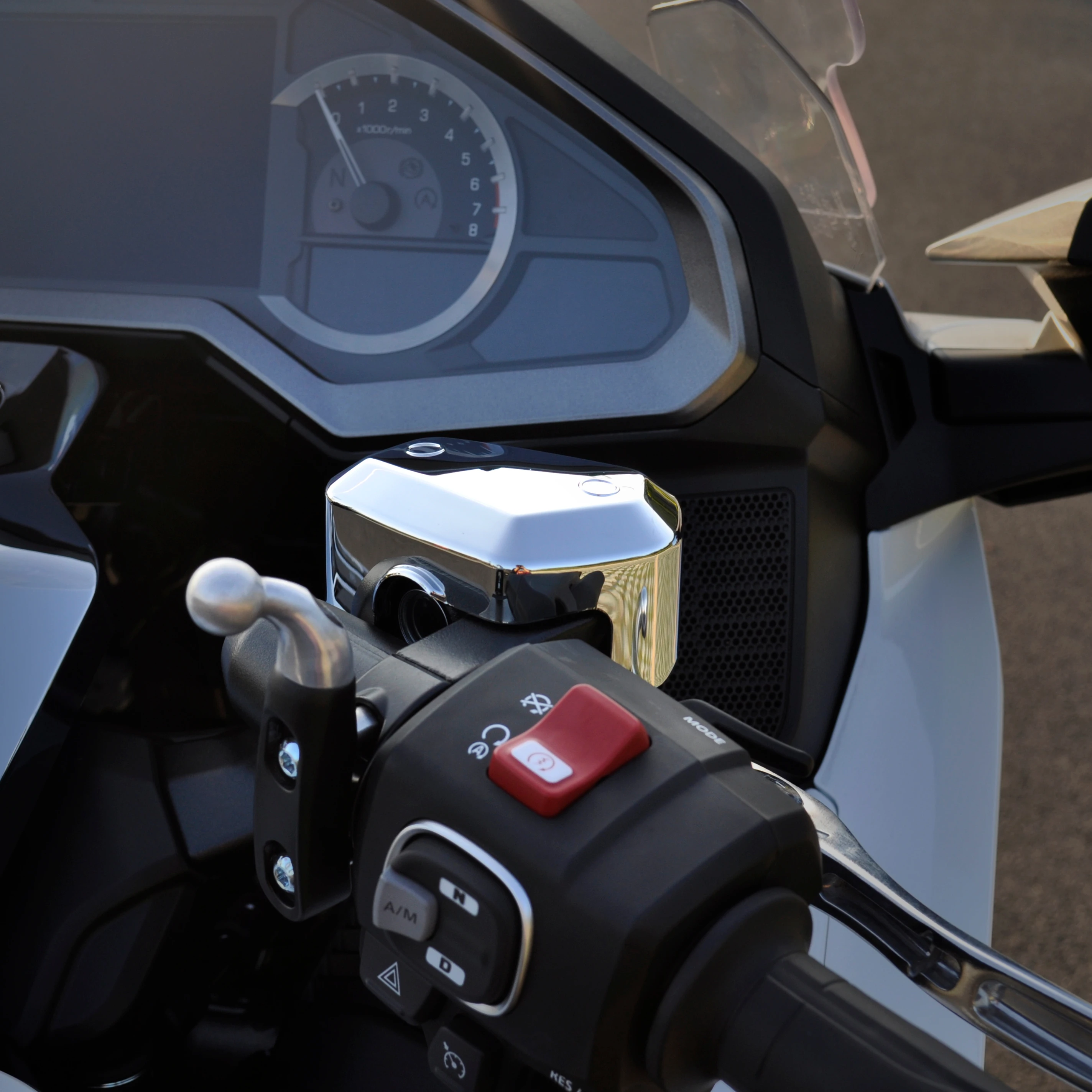 Хромированная крышка тормозного масла из АБС-пластика для мотоцикла Honda GoldWing GL1800 GL1800B F6B 2018