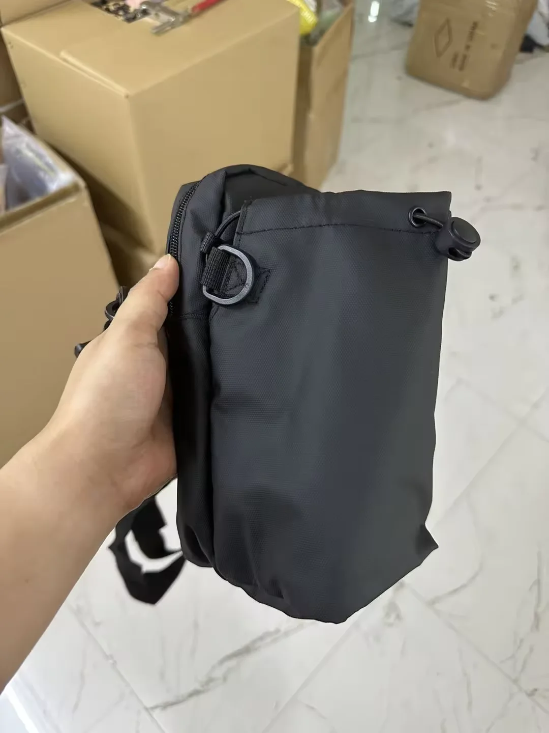 Custom High Quality Non-slip Gym Fitness Magnetic Water Bottle Carrier Bag with Phone Pocket