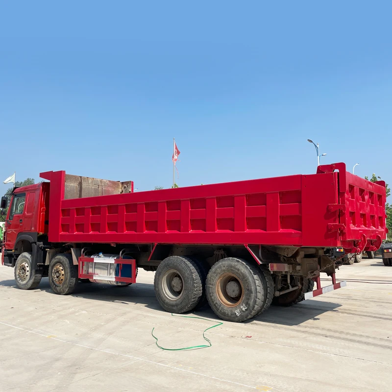 Б/у Sinotruk HOWO 8x4 красный самосвал 12-колесный грузовой автомобиль