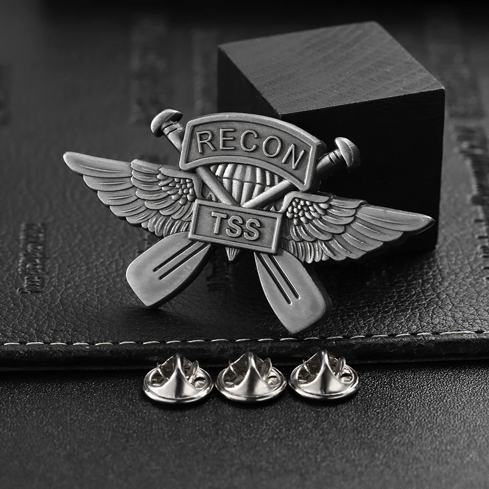 Retro Cool Antique Silver Lapel Pin Brooch Factory Custom Badge Pin High Details Metal Zinc Alloy 3D Pins for Clothes or Hats
