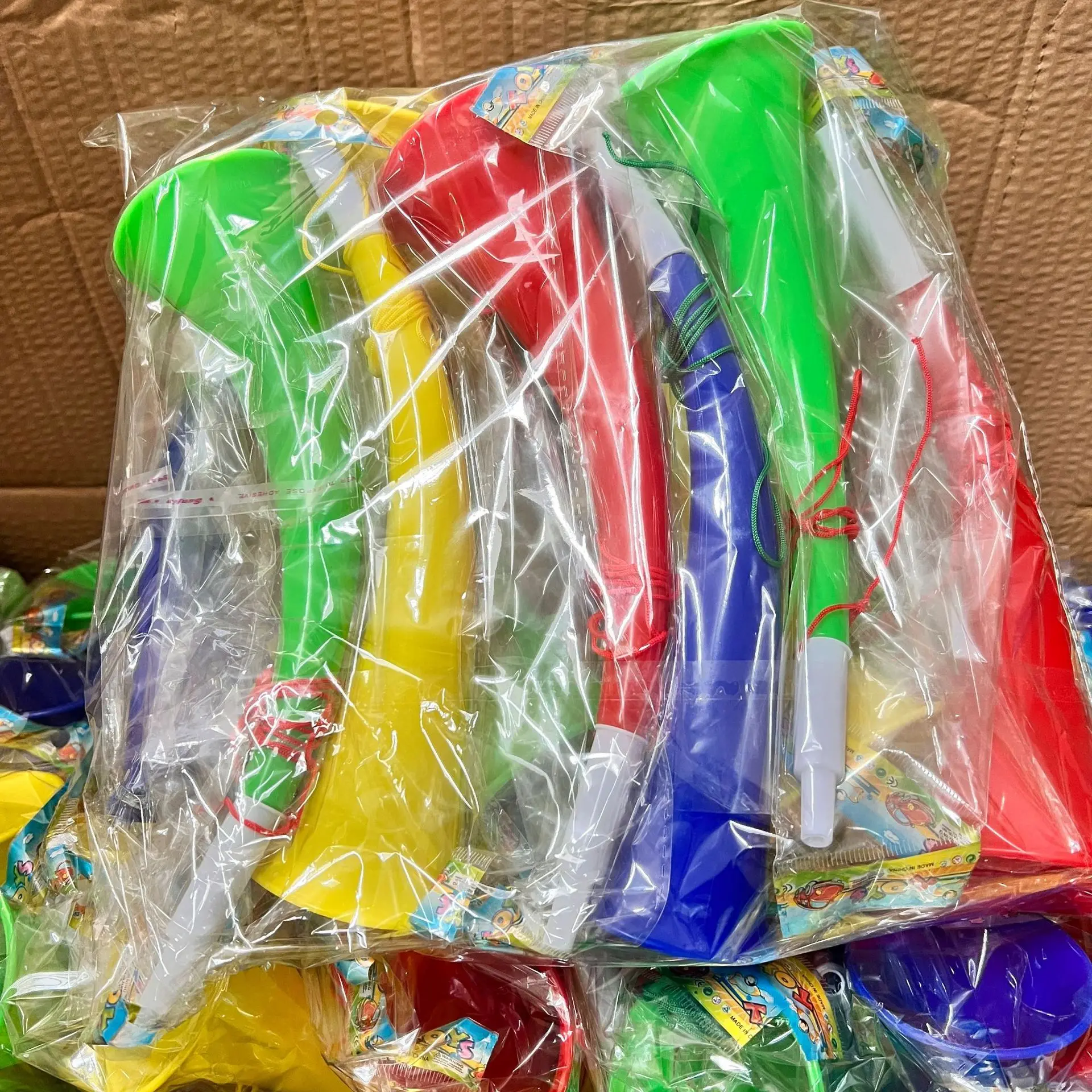 Portable Plastic Football Soccer Fan Cheering Props Horn Vuvuzelas Tweeter Horn With Custom