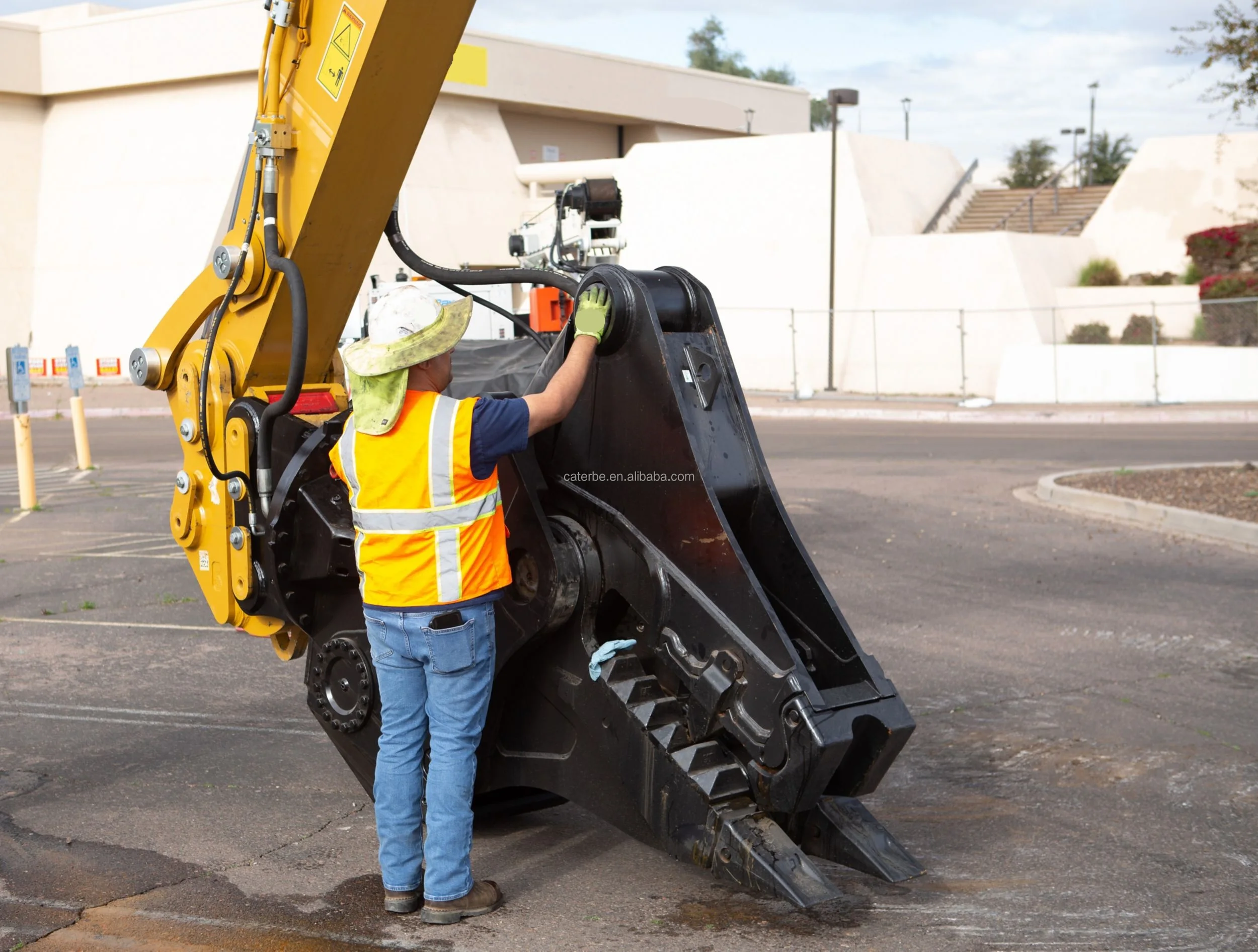 Fast Shipping Primary Pulverizers P318 3000kN Pulverizer on Hot Sale