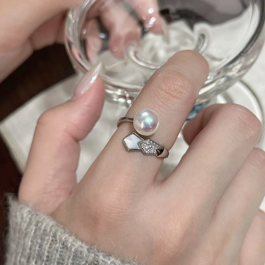 Branded designer jewellery luxury pearl snake bone ring adjustable natural pearl rings with mother-of-pearl for daily