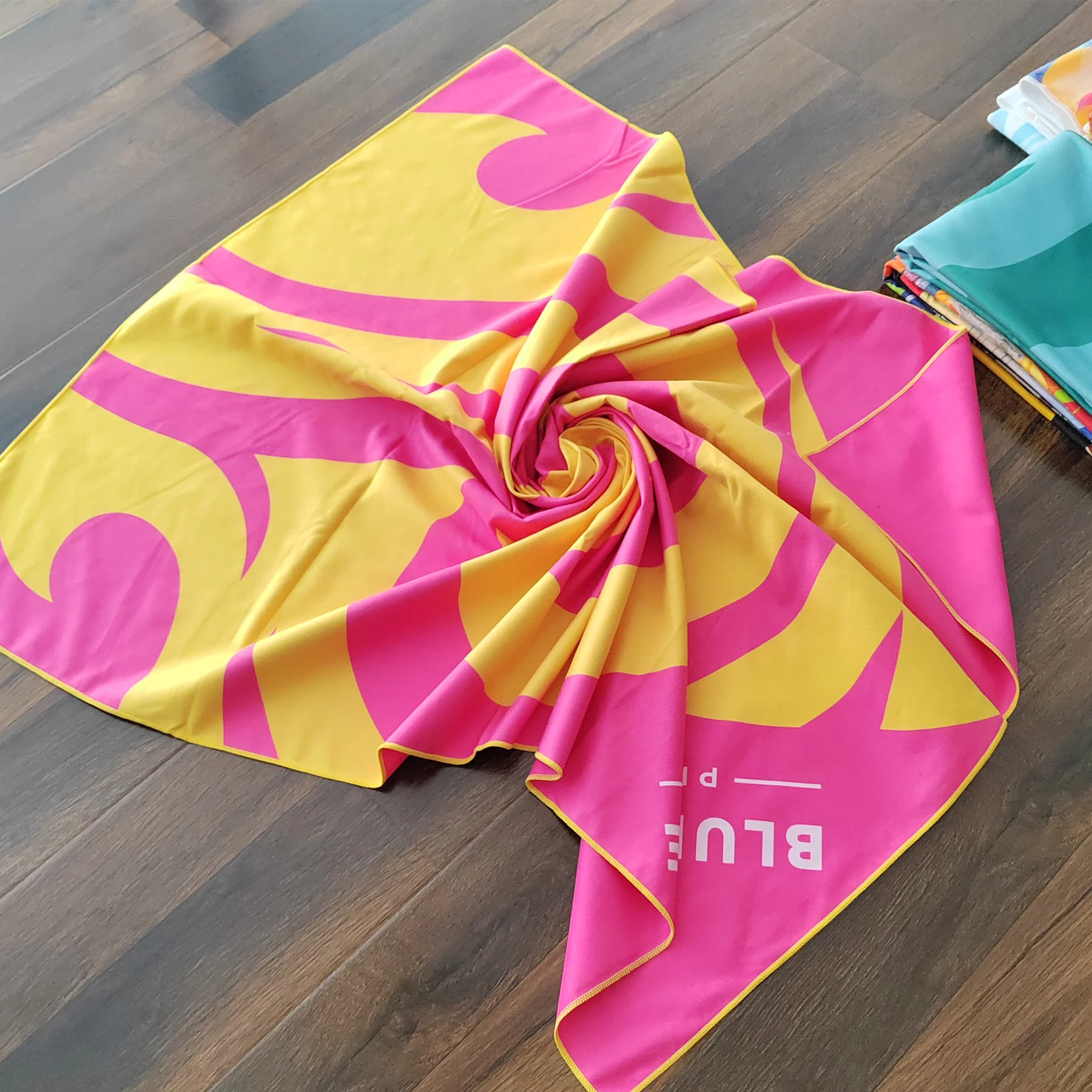 Lightweight Rpet Best Selling Recycled Large Printed Microfibre Suede Wholesale Sand Free Microfiber Custom Beach Towel