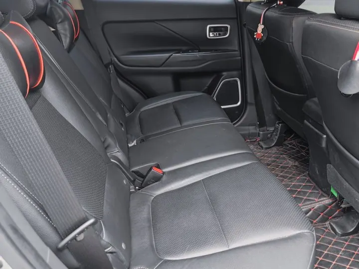 Mitsubishi Outlander used car was registered in April 2018 with 2.0L displacement and has driven 55,300 kilometers