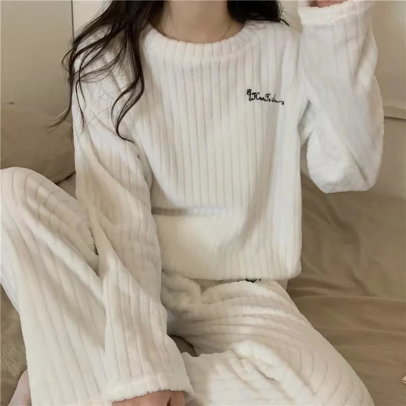 Женская зимняя пижама из кораллового флиса