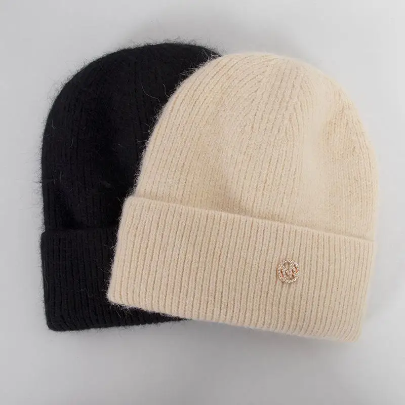 Оптовая продажа роскошные женские зимние вязаные шапки-бини с флисовой подкладкой и логотипом на заказ