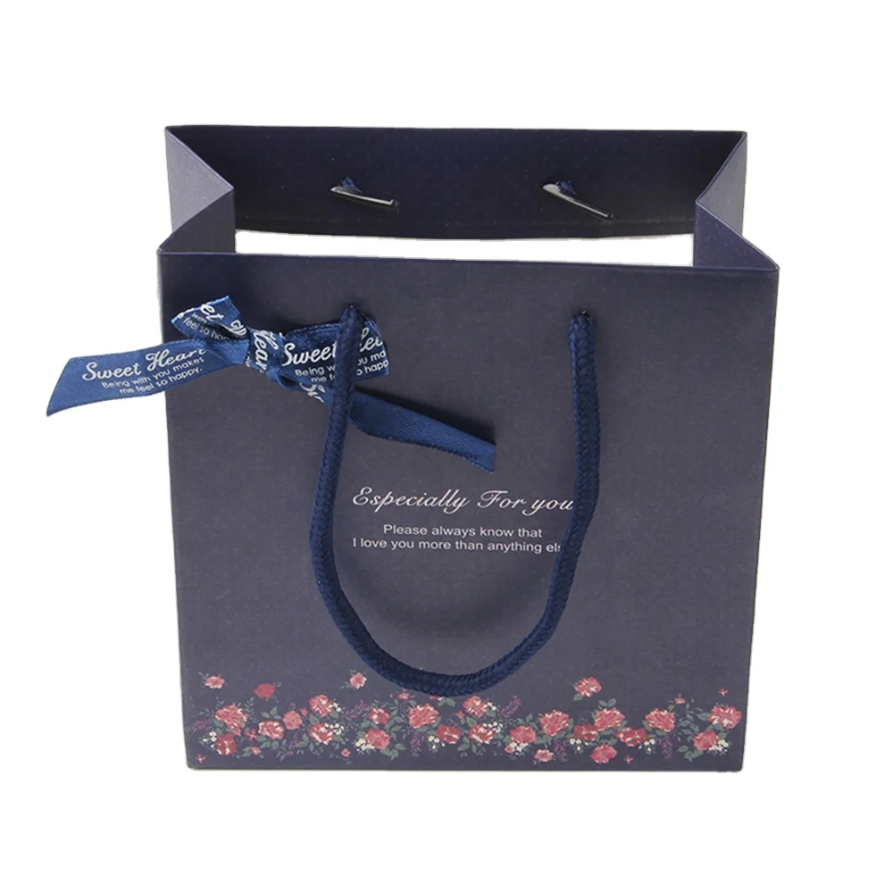 Eco friendly Paper Bag Wholesale christmas paper gift paper bag with ribbon handle