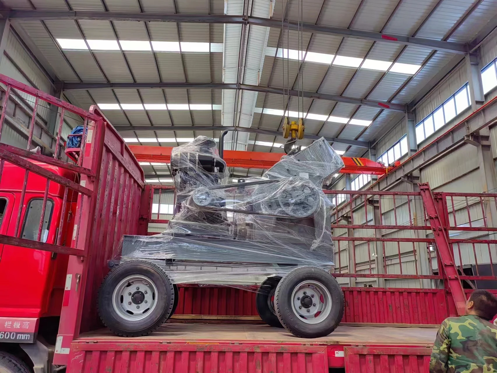 Easy install stone crushing machine mobile hammer crusher for limestone, granite, construction waste