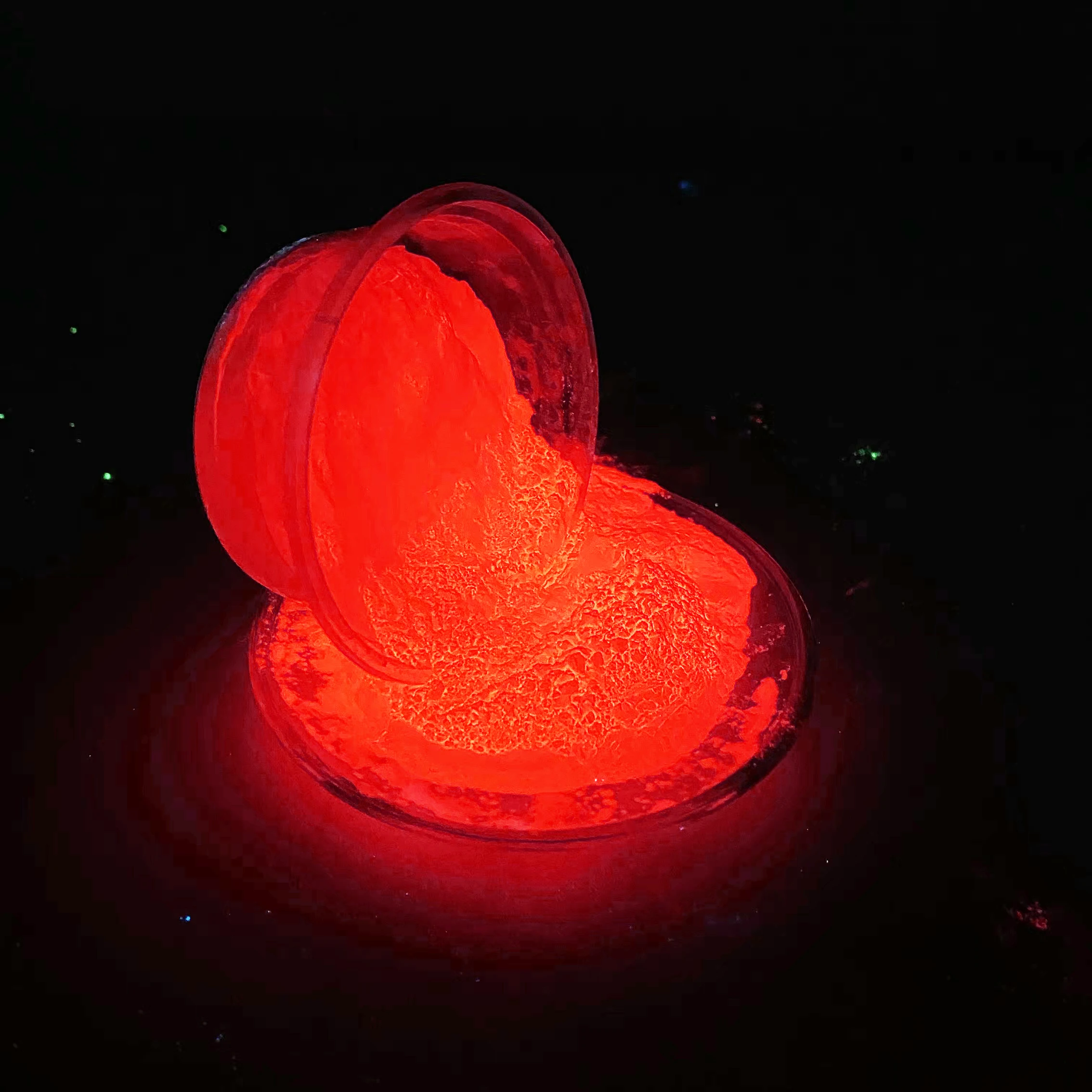Glowing pigment red glow in the dark powder free samples discount phosphor powder