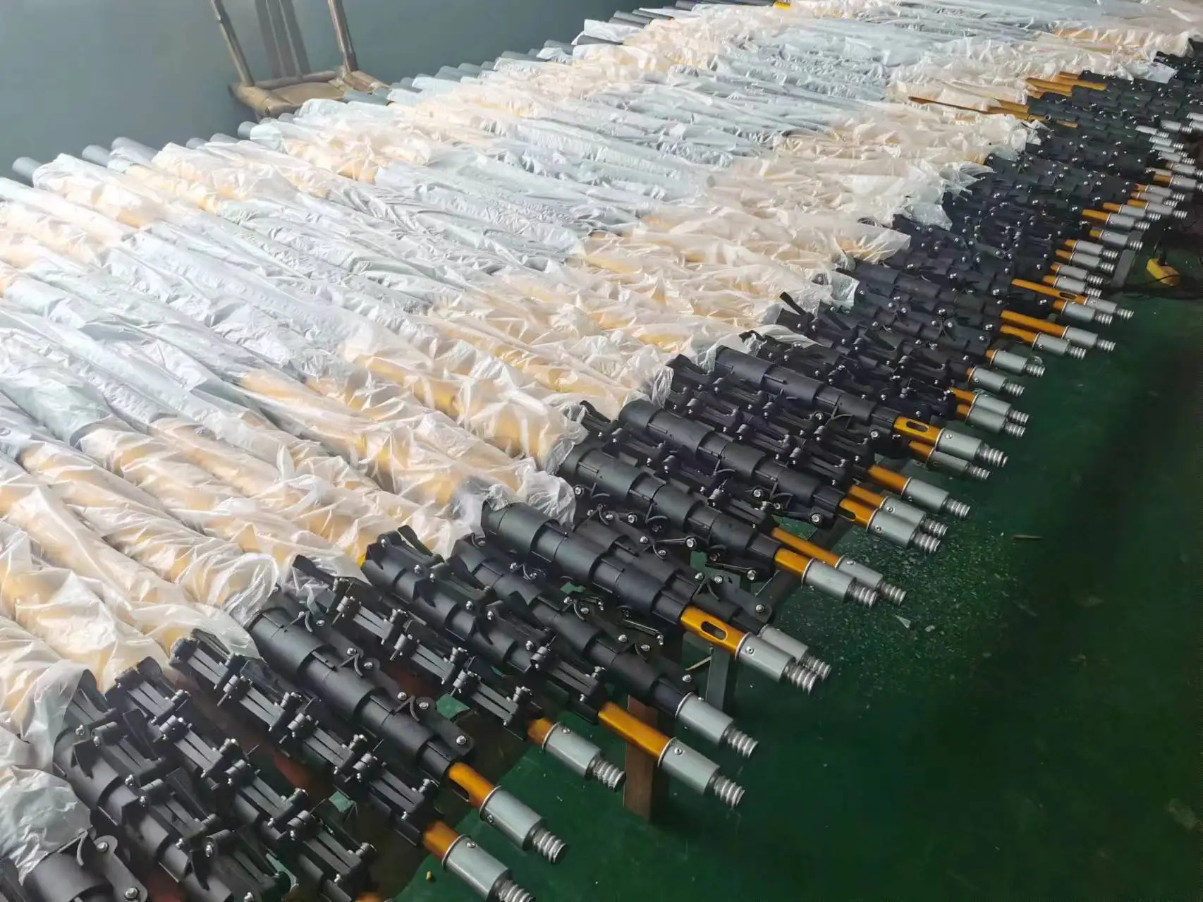 Portable Water Supply Rod 1.2-4.3M Aluminum Alloy Telescopic Rod Solar Cleaning Brush Window