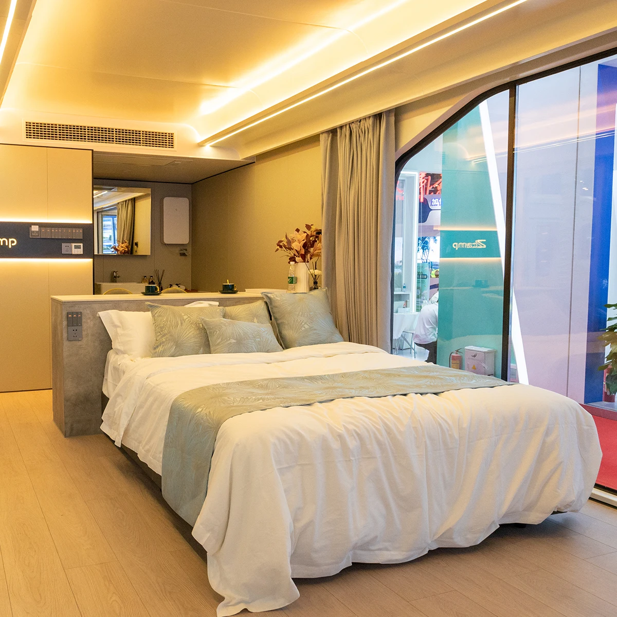 Zcamp Z5 Space Capsule Rooms Prefab Luxury Hotels Container Homes 20ft Luxury garden House For Camping