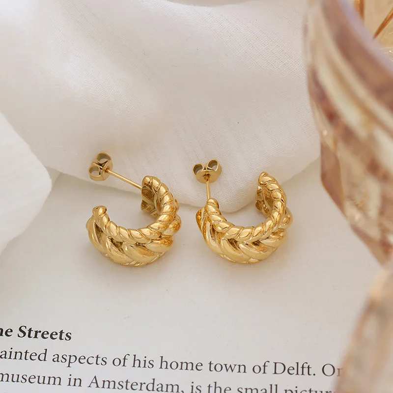 Vintage Luxury Jewelry Tarnish Free 18k Gold Plated Stripes Cold Stainless Steel Grain C Shape Hoop Earrings For Women