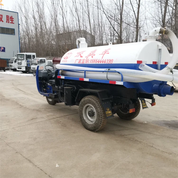 Small diesel three wheeled manure truck Ranch septic tank sewage cleaning water truck