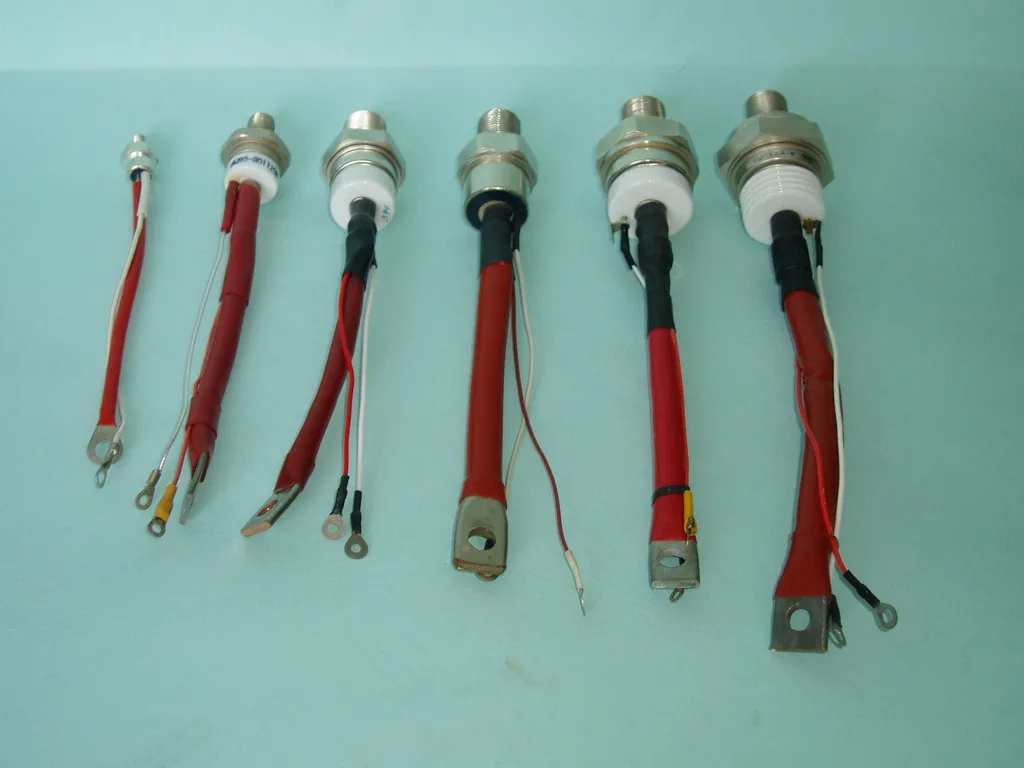 
Triacs thyristor 