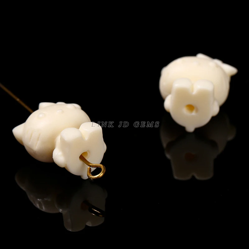 JD Wholesale Handmade Carved Natural Natural Phytelephas Macrocarpa Ivory Nut KT Cat Shape Spacer Beads for Jewelry Making