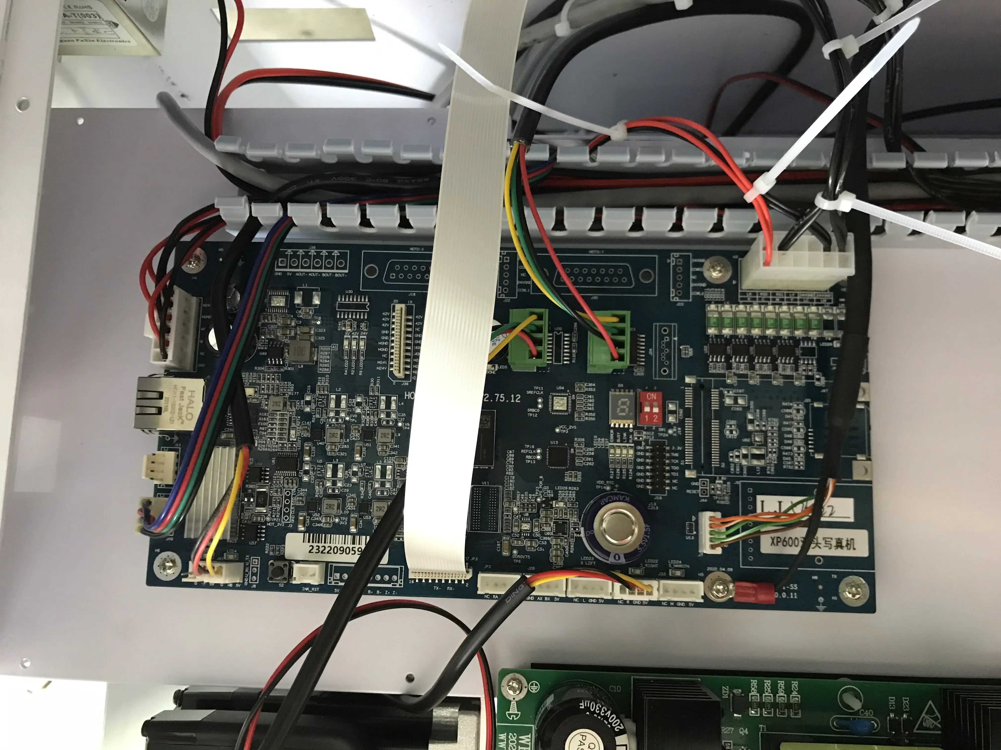 New A3 UV DTF Printer with XP600 Printhead 30cm 6-Color CMYKWV Automatic Inkjet for Retail Exquisite Appearance