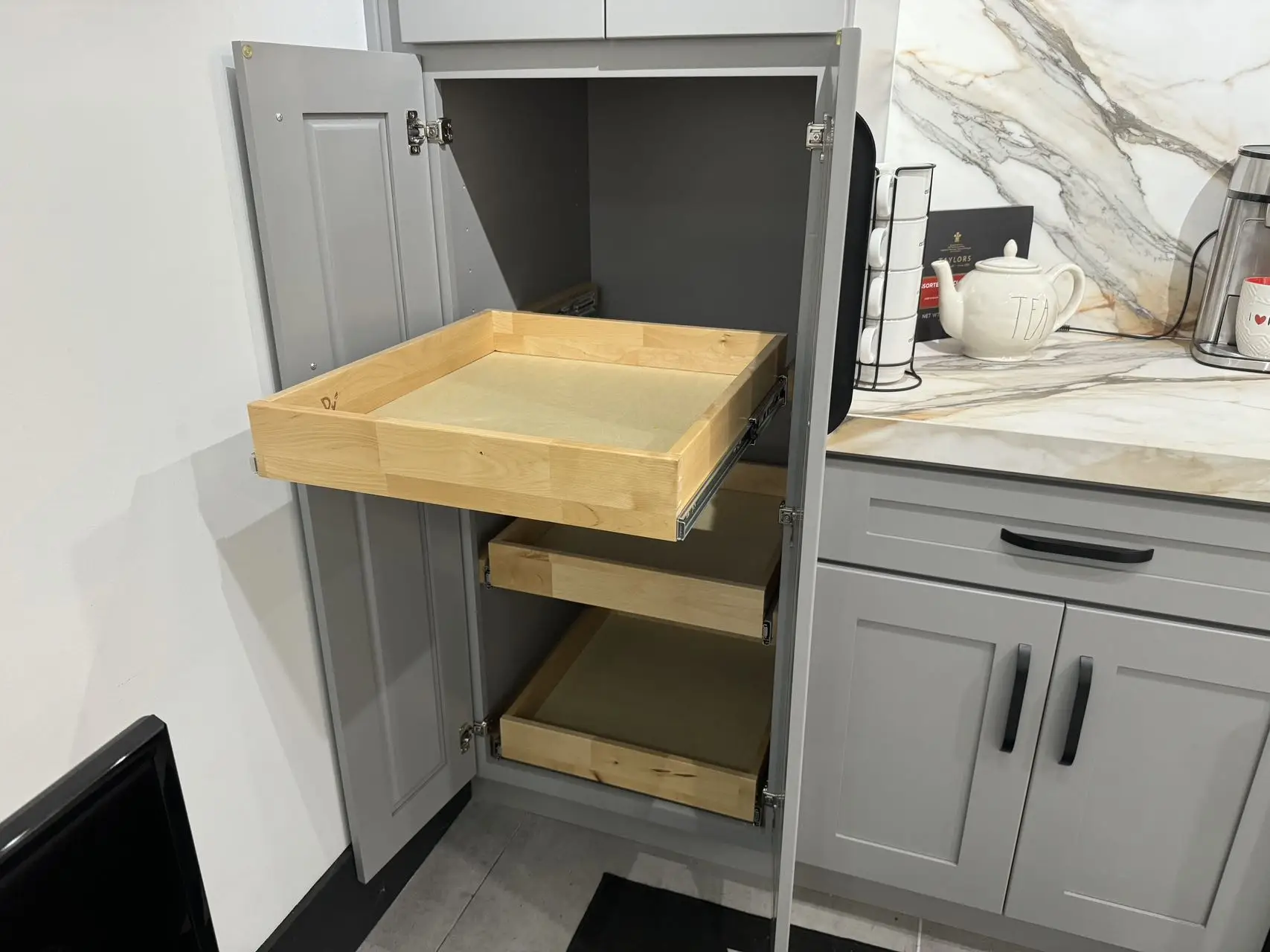 Vietnam Factory wholesale Complete Kitchens Cabinet For Small Kitchen With Wall Hanging Cabinet