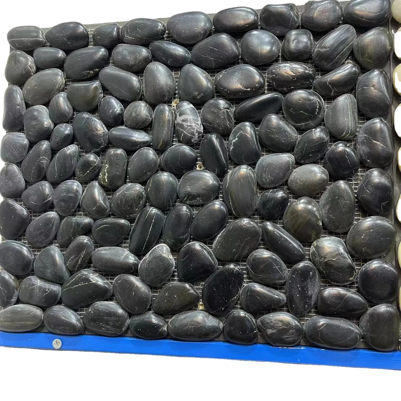 Carpet Pool Flooring Tile Pebble Mosaic Net Sliced Flat River Pebble Stone Black Decoration Natural Stone Villa Traditional -