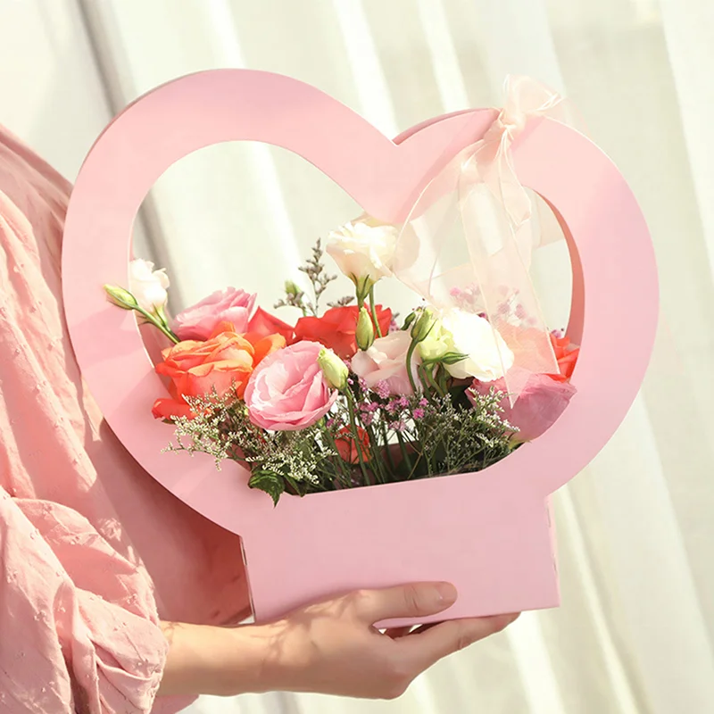 Handheld Love Flower Basket Romantic Gift Packaging Paper Box Ladies Gift Basket Kraft Paper Bag Love Flower Basket