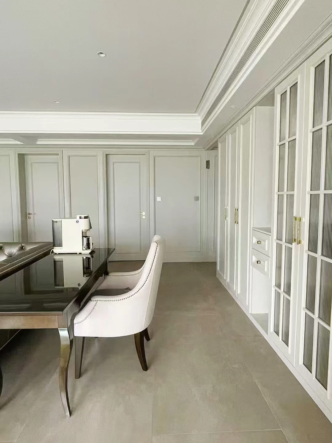 Новый продукт Лидер продаж современный простой цельный дом изготовленная на заказ фабричная мебель шкаф из массива дерева