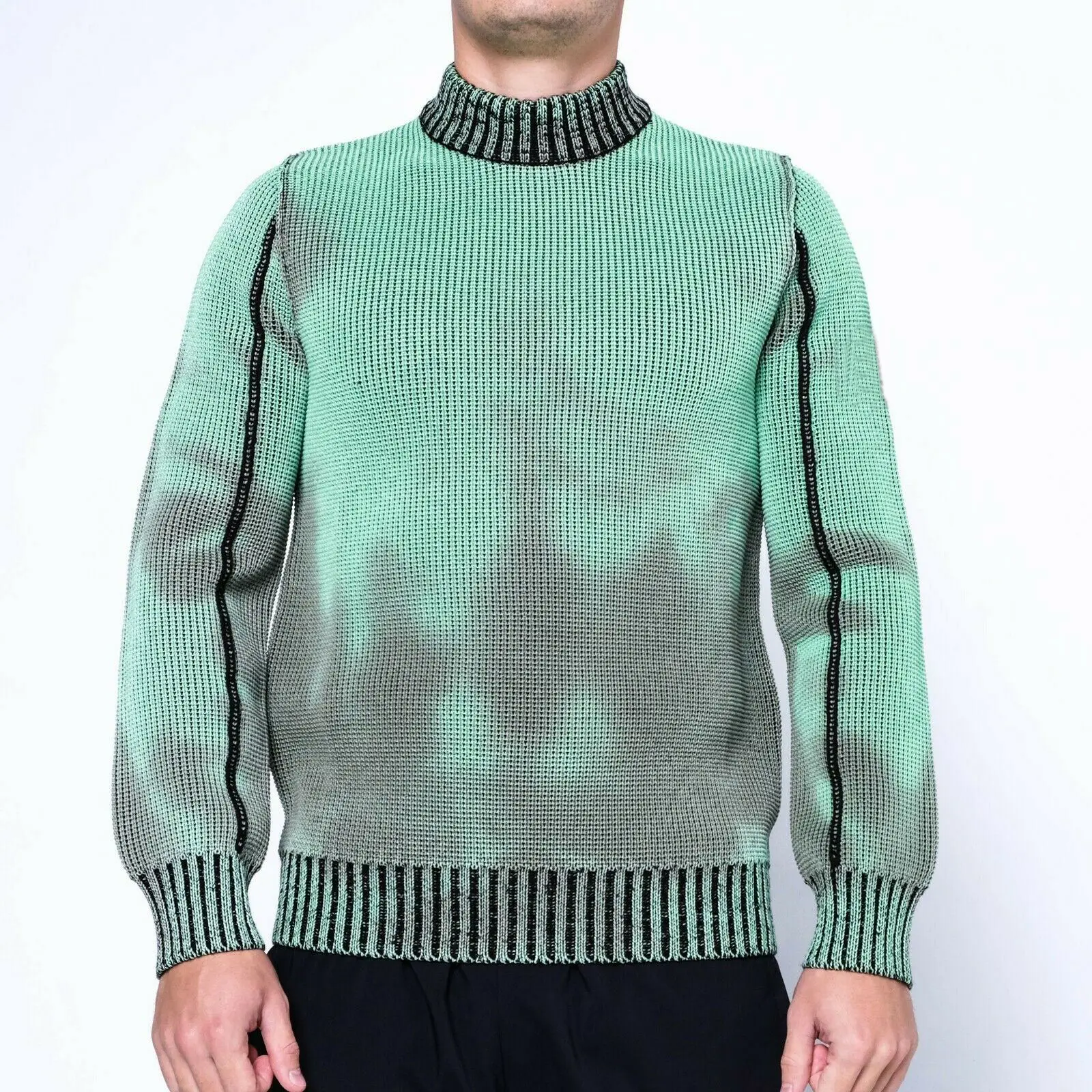 Custom Fashion Technology Crew Neck Made Different Weather Thermo Sensitive Yarn Color Changing Sweater Men