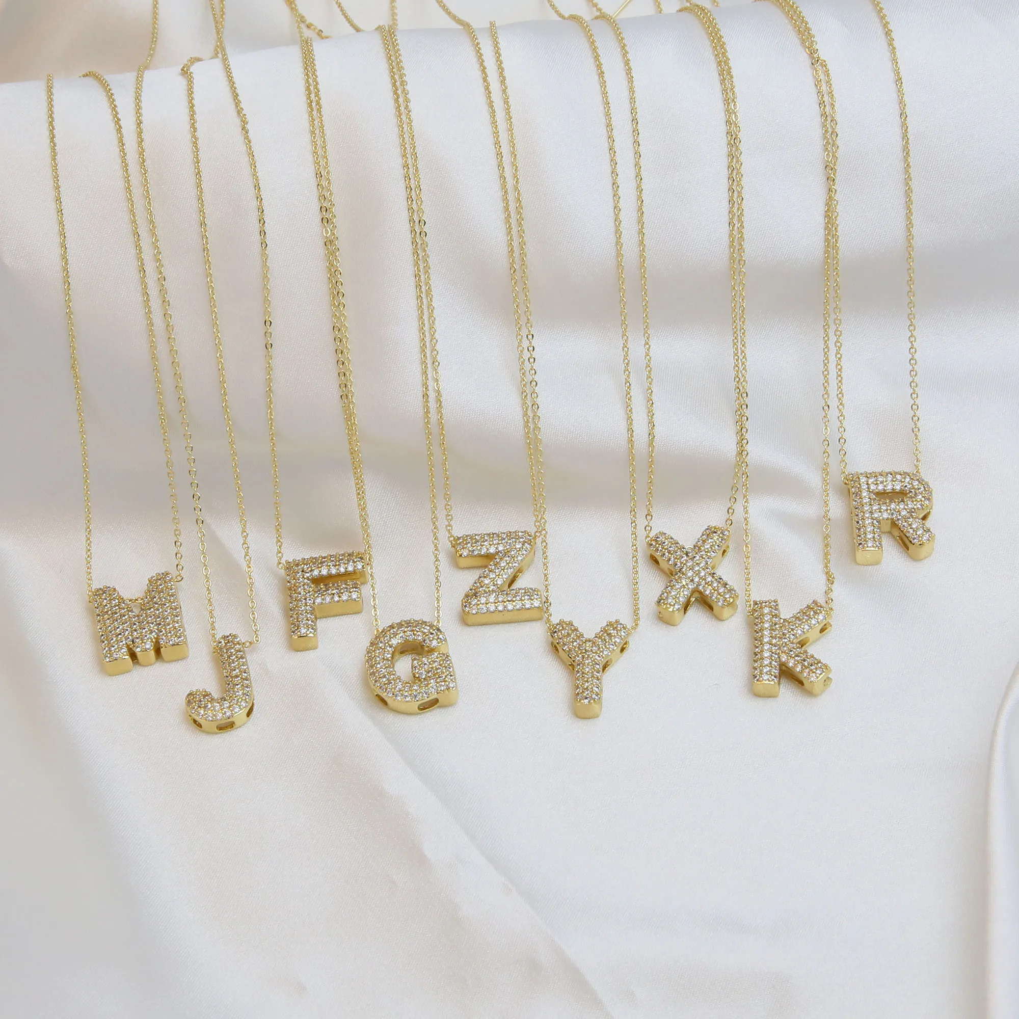 18k gold plated women fashionable jewelry dainty pearl Alphabet initial pendant necklace letter jewelry gift