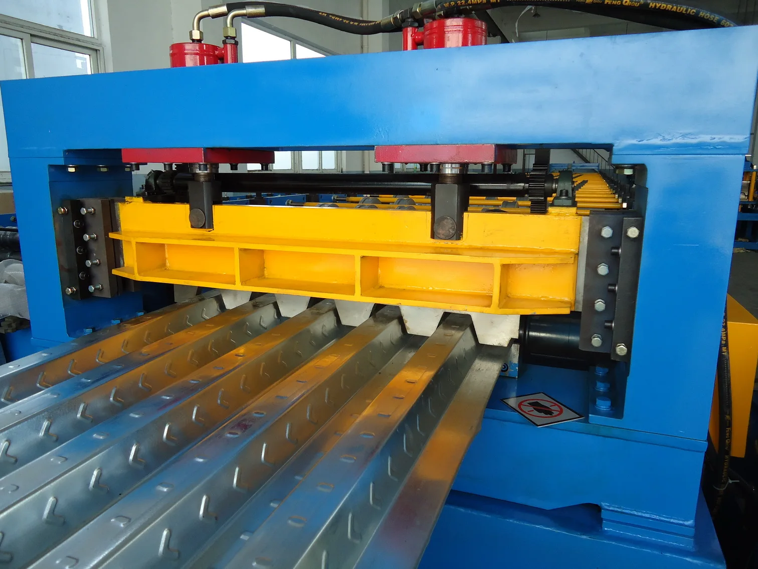 Customized Metal Galvanized Steel Floor deck sheet roll forming machine