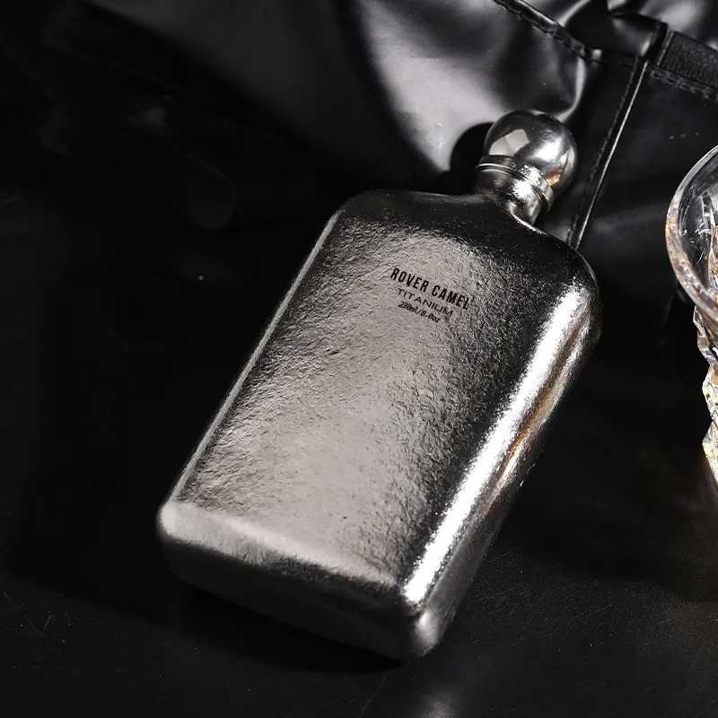Titanium Hip Flask 170ml/5.7 fl oz,230ml/7.8 fl oz Pocket Hip Flask Alcohol Whiskey camping accessories