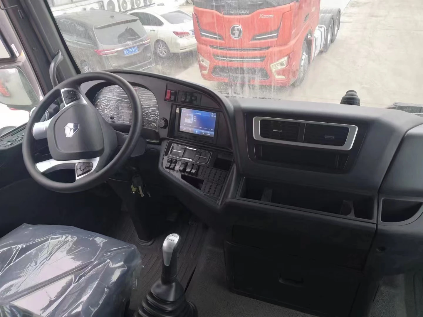 Used Low Price Sinotruk Howo Tractor Truck Howo Trucks Trailer Head For Sale