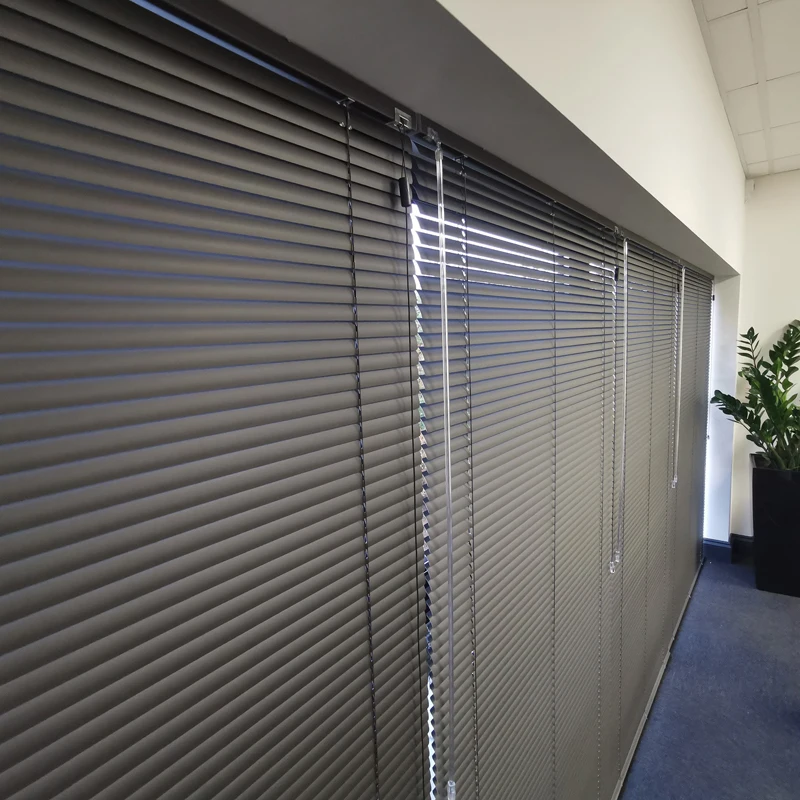 Electric motorized and manual aluminum venetian blinds for window anti-uv waterproof light adjustment cordless aluminium blinds